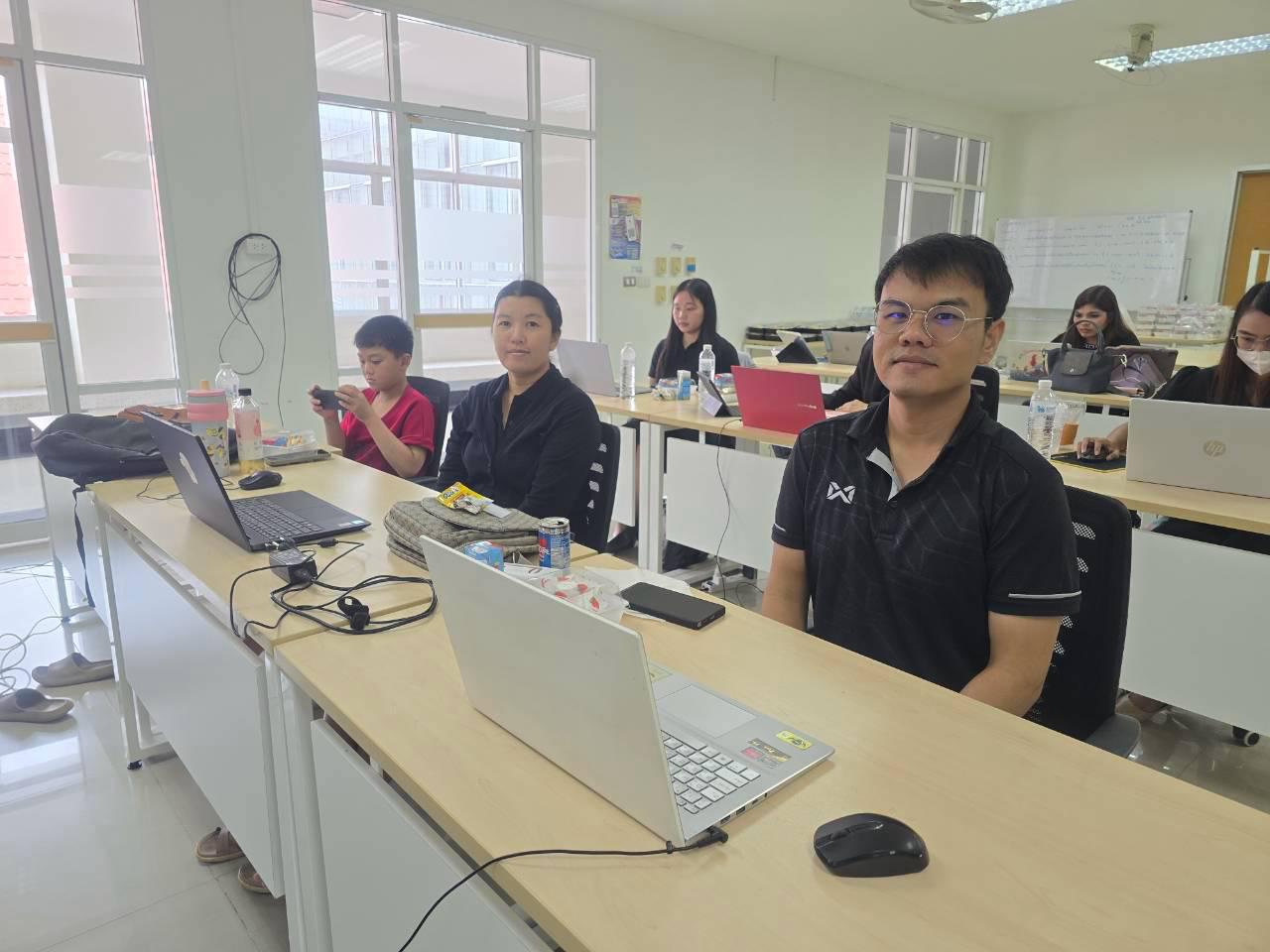 37. โครงการการผลิตสื่อการสอนด้วยนวัตกรรม AI ของครูเพื่อส่งเสริมความคิดสร้างสรรค์สำหรับผู้เรียนในยุคดิจิทัลตามบริบทของโรงเรียน ภายใต้โครงการพัฒนาคุณภาพการศึกษาและการพัฒนาท้องถิ่นโดยมีสถาบันอุดมศึกษาเป็นพี่เลี้ยงเครือข่ายเพื่อการพัฒนาอุดมศึกษา